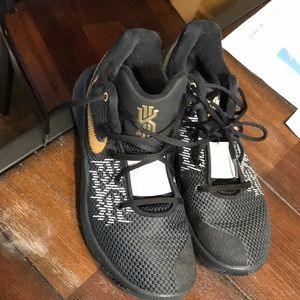 Nike Kyrie fly trap 2